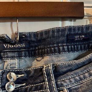 Vigoss Dark Blue Low Rise Capris Jeans with Crystal Accent Buttons. 13/14